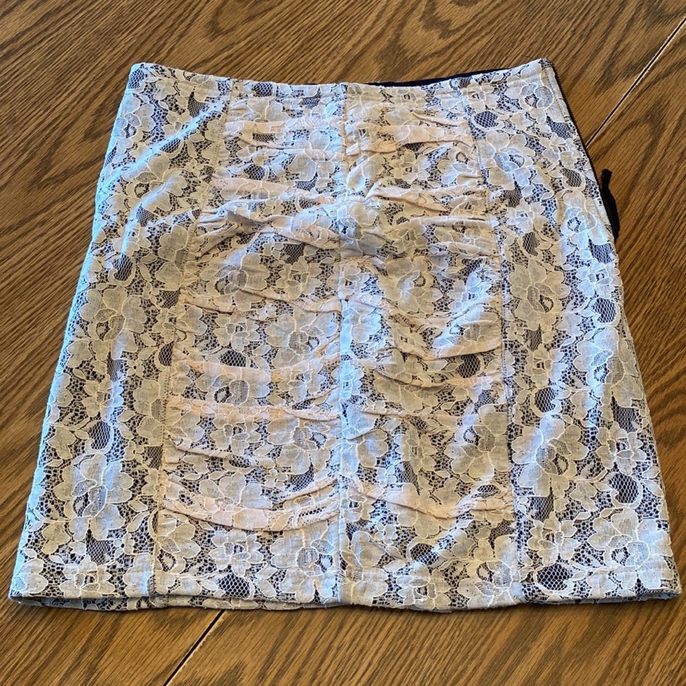 Women’s Lace skirt